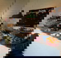 Tractor Espresso Bar - Accommodation in Surfers Paradise