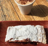 Petite Fleur - Accommodation in Surfers Paradise