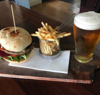 The White Hart Hotel - Accommodation in Surfers Paradise