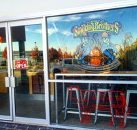 Elwoods Eatery - Accommodation in Surfers Paradise