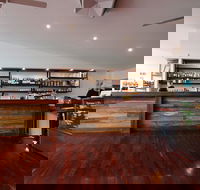 The Timbercutter - Accommodation in Surfers Paradise