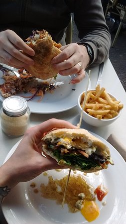 Two Hands - Accommodation in Surfers Paradise 0