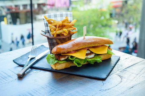 Clio Cafe - Accommodation in Surfers Paradise 0