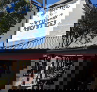 Magpie and Stump Hotel - Accommodation in Surfers Paradise