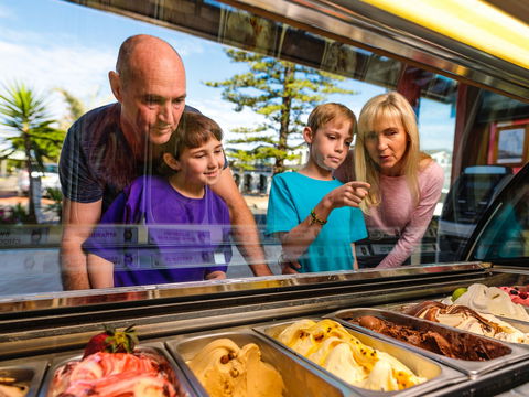 Lennox Gelato And Coffee Co - Accommodation in Surfers Paradise 0