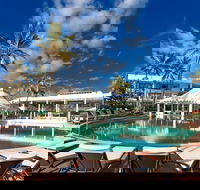 Oasis Pool Bar - Accommodation in Surfers Paradise