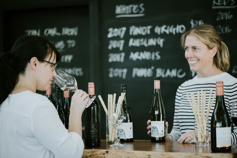 Rowlee Wines - Accommodation in Surfers Paradise 2