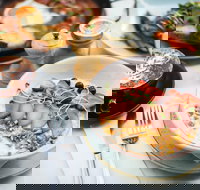 Birds of a Feather - Accommodation in Surfers Paradise