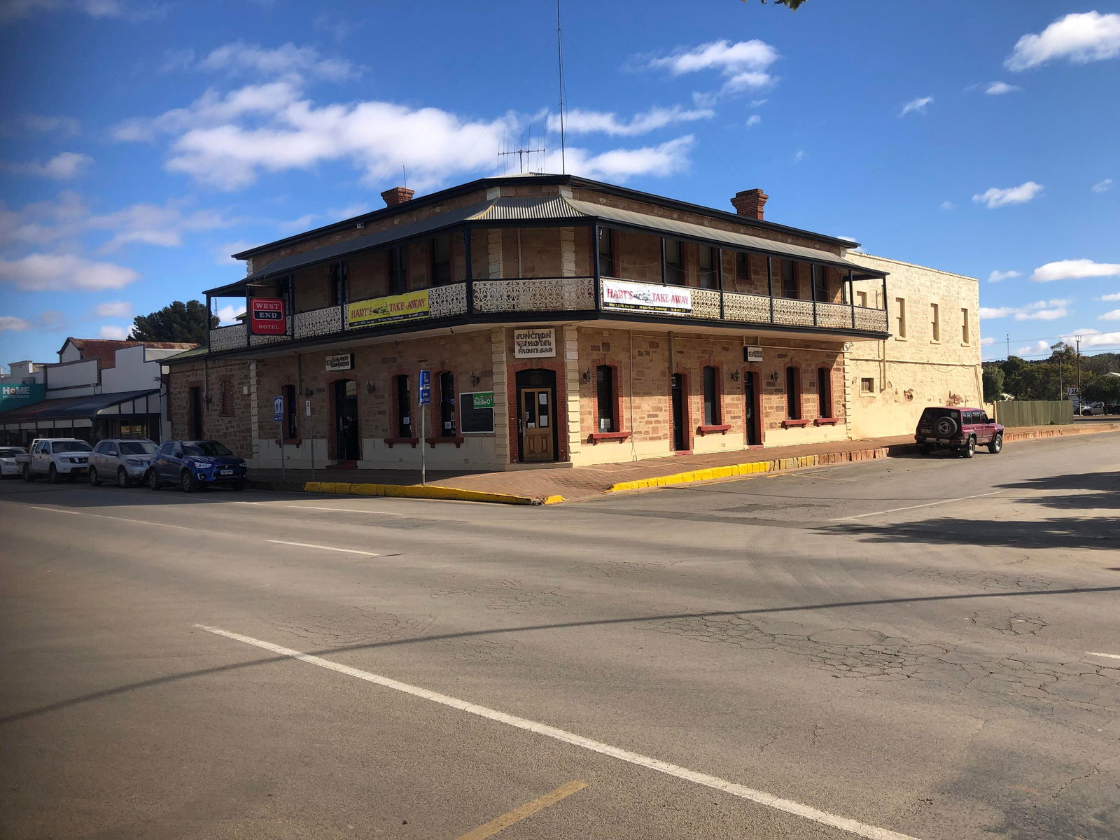 Parnaroo SA Accommodation in Surfers Paradise