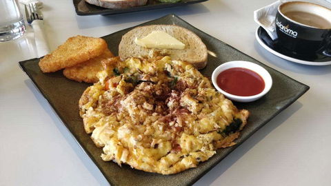 View Cafe - Accommodation in Surfers Paradise 0