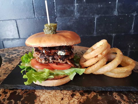Pie Alley Blues - Accommodation in Surfers Paradise 0