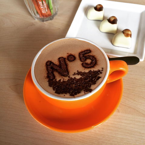 Chocolate @ No 5 - Accommodation in Surfers Paradise 1