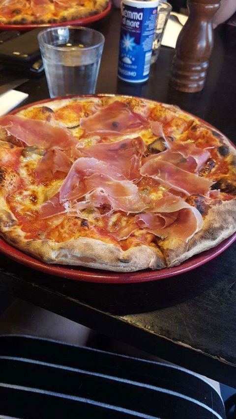 Quella Pizzeria - Accommodation in Surfers Paradise 0