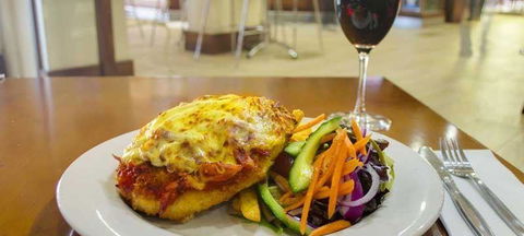 Beerwah Hotel - Accommodation in Surfers Paradise 1