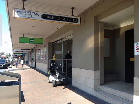 Regents Park Hotel - Accommodation in Surfers Paradise 0