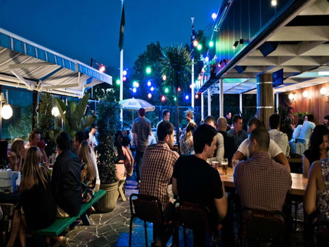 Sweetheart’s Rooftop Barbecue - Accommodation in Surfers Paradise 0