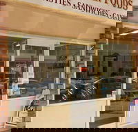 Macs Oven Foods - Accommodation in Surfers Paradise
