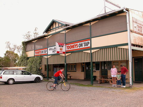 Willawarrin Hotel - Accommodation in Surfers Paradise 0