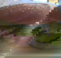 Charlie's Cafe - Accommodation in Surfers Paradise