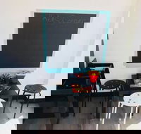 Gold Leaf Coffee Shop - Accommodation in Surfers Paradise