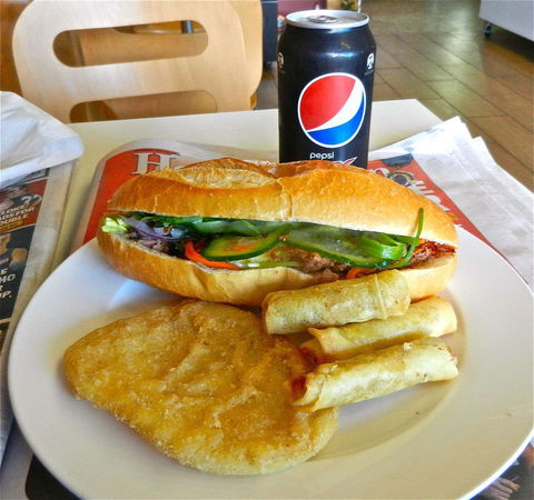 VN Wrap 'n' Roll - Sunshine North - Accommodation in Surfers Paradise 0