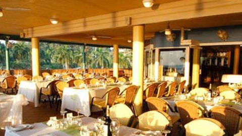 La Beach Restaurant - Accommodation in Surfers Paradise 1