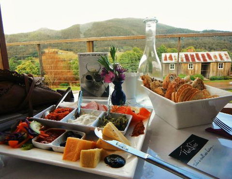 Hartzview Vineyard Cafe - Accommodation in Surfers Paradise 0