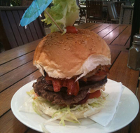 Dingo Beach Hotel - Accommodation in Surfers Paradise