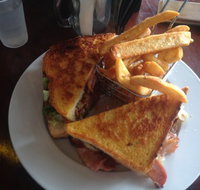 Three C's Cafe - Accommodation in Surfers Paradise