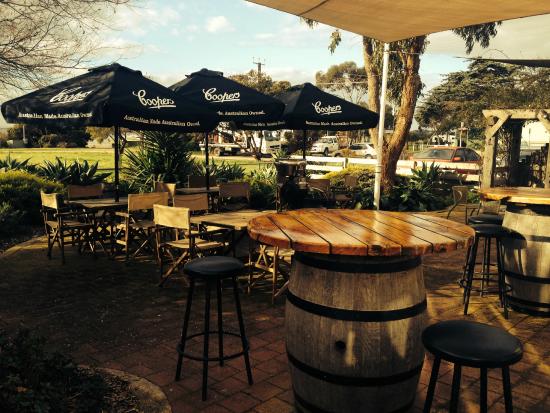 Policemans Point SA Accommodation in Surfers Paradise