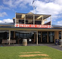 Tavern on Turton - Accommodation in Surfers Paradise