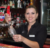 Advancetown Hotel - Accommodation in Surfers Paradise
