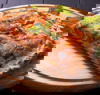 Straddie Wood Fired Pizza - Accommodation in Surfers Paradise