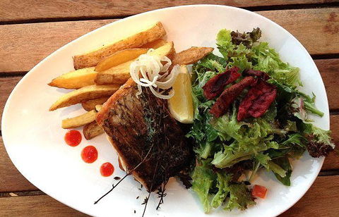 Katch-Up Seafood Grill & More - Accommodation in Surfers Paradise 2