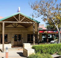 Russell Tavern - Accommodation in Surfers Paradise