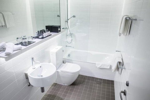 Adge Apartment Hotel - Accommodation in Surfers Paradise 14