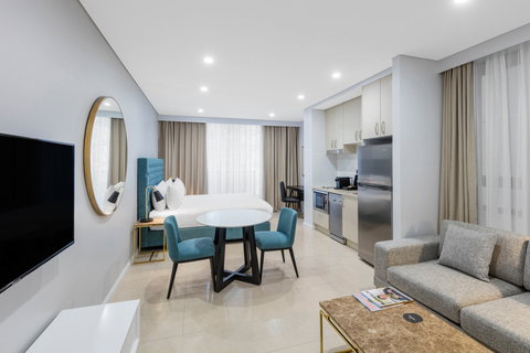 Meriton Suites Pitt Street - Accommodation in Surfers Paradise 6