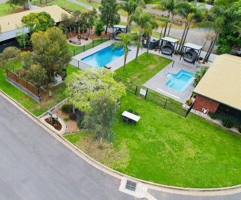 Federation Motor Inn - Accommodation in Surfers Paradise 0