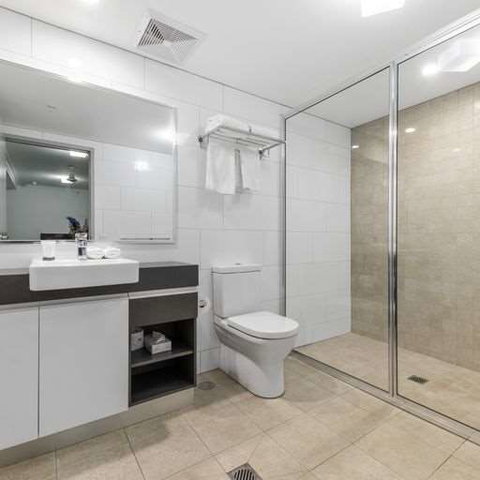 H on Mitchell Apartment Hotel - Accommodation in Surfers Paradise 2