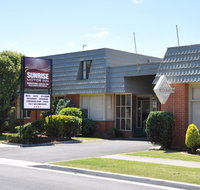 Sunrise Motor Inn - Accommodation in Surfers Paradise