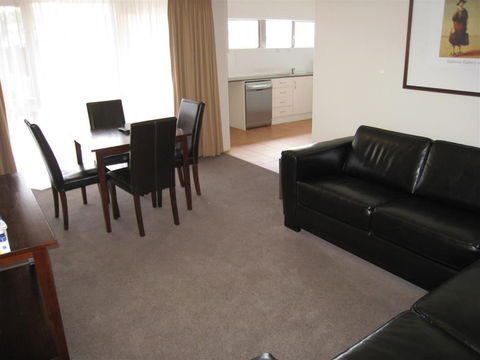 Forrest Hotel & Apartments - Accommodation in Surfers Paradise 3