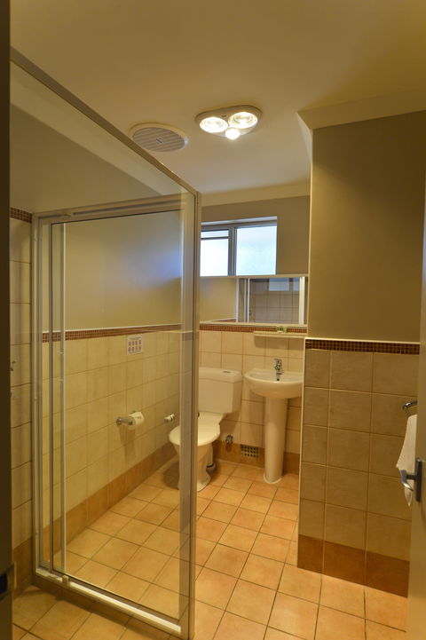 Wattle Grove Motel - Accommodation in Surfers Paradise 3