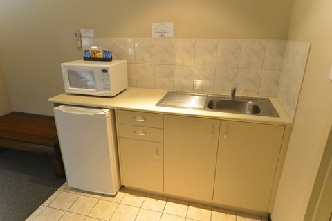 Wattle Grove Motel - Accommodation in Surfers Paradise 5