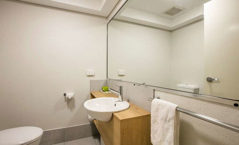 Kawana Waters Hotel by NightCap - Accommodation in Surfers Paradise 3