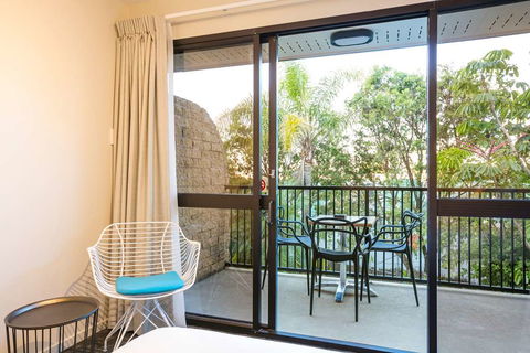 Kawana Waters Hotel by NightCap - Accommodation in Surfers Paradise 6