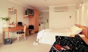 Astor Metropole & Apartment - Accommodation in Surfers Paradise 0