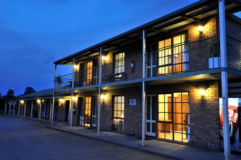 Statesman Motor Inn - Accommodation in Surfers Paradise 0
