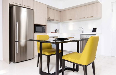 Riviera Mackay - Accommodation in Surfers Paradise 1