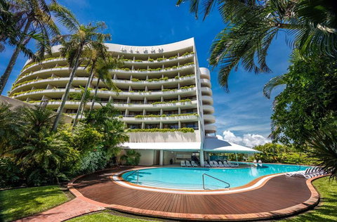 Hilton Cairns - Accommodation in Surfers Paradise 6