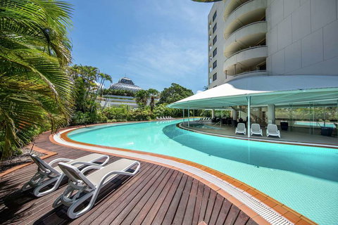 Hilton Cairns - Accommodation in Surfers Paradise 8